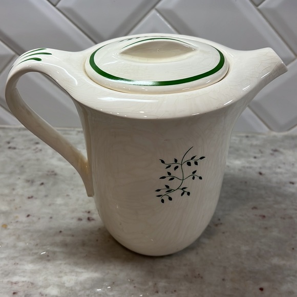 Vintage Tea Pot with Roosters - Picture 3 of 6